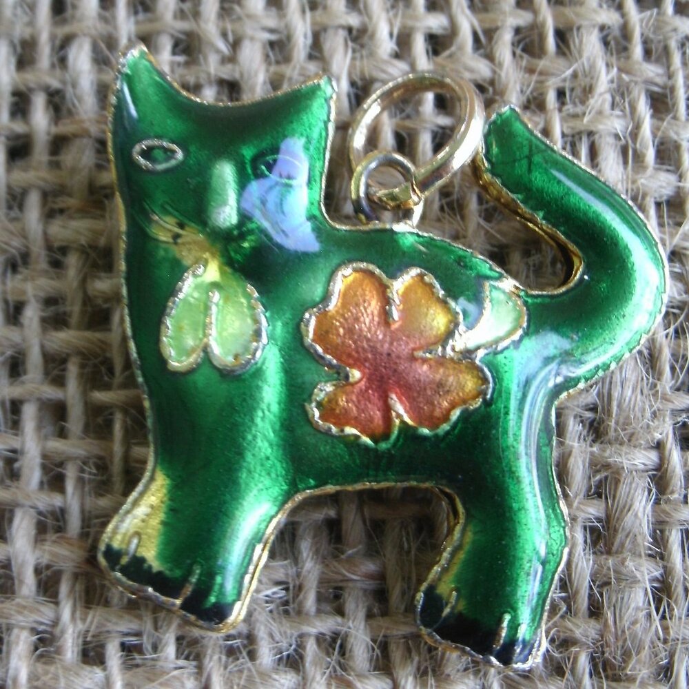 Green Floral Cloisonne Cat Goldtone Pendant - Picture 8 of 9